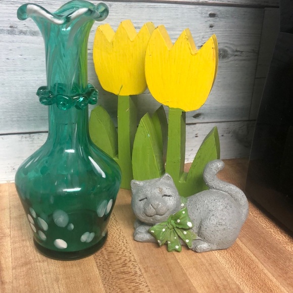 Fenton Handblown Glass Vase - Picture 1 of 5